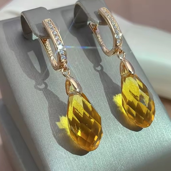 Neiman Marcus Jewelry - 585/14k Gold Drop Earrings with Faceted Yellow Citrine Crystal Teardrops